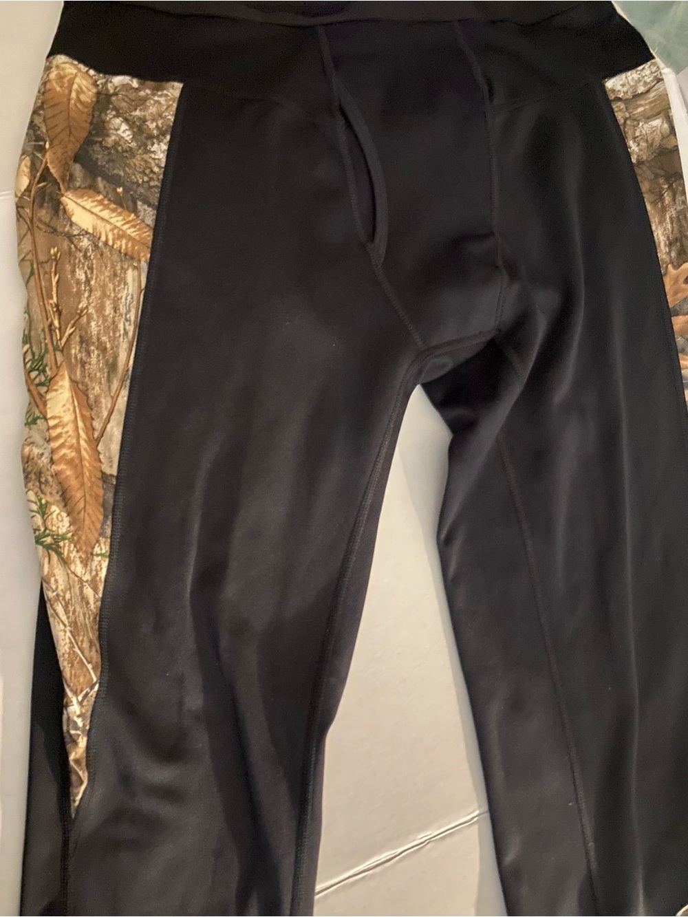 Magellan Outdoors Black compression performance leggings